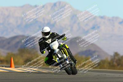 media/Jan-09-2022-SoCal Trackdays (Sun) [[2b1fec8404]]/Turn 14 (10am)/